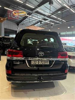 تۆیۆتا لاند کروزەر